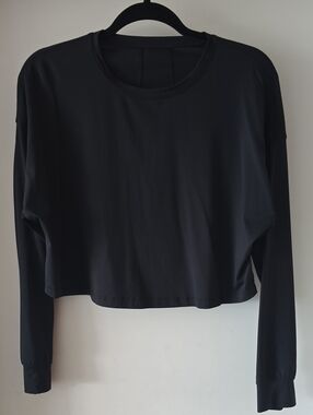 Lululemon Long-Sleeved Crop Top